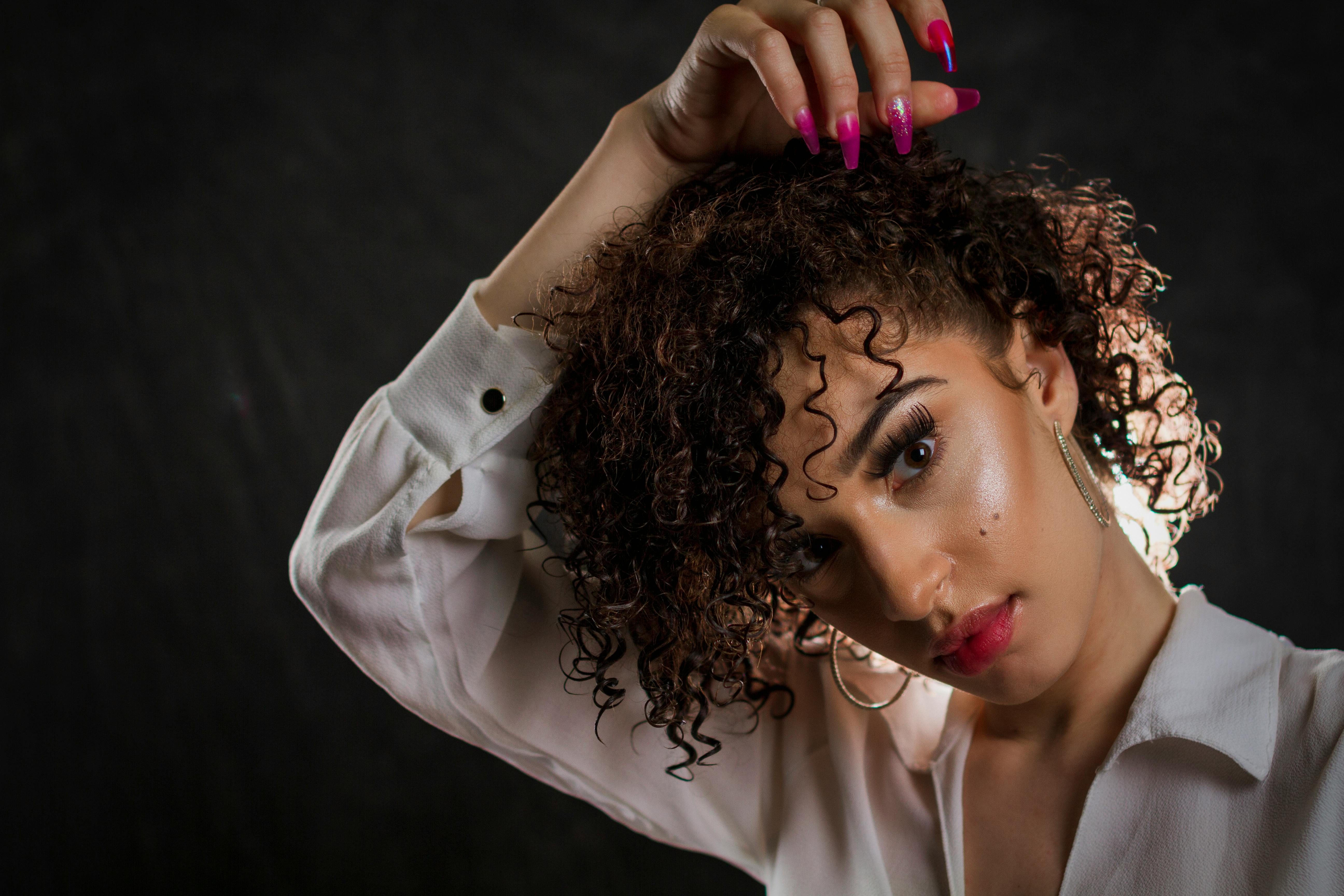 《霓虹审判》海报